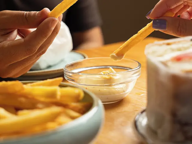 Fotografia: Batatas fritas com maionese de pickles